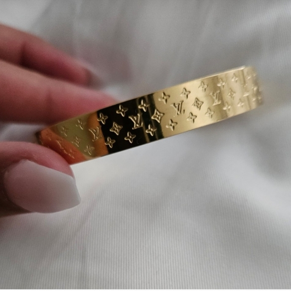 Louis Vuitton gold cuff monogram bangle bracelet - Picture 7 of 8